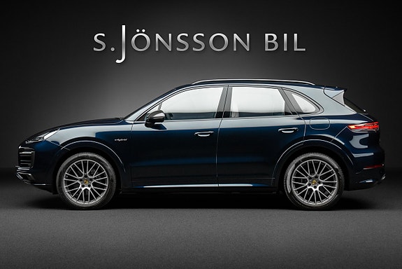 Porsche Cayenne 4 of 26