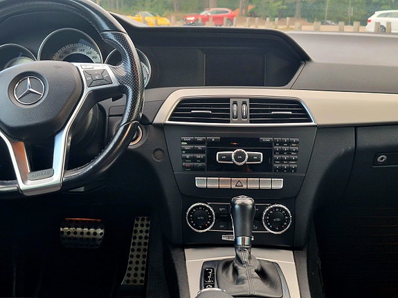 Mercedes-Benz C220 9 of 19