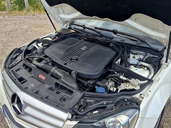 Mercedes-Benz C220 18 of 19