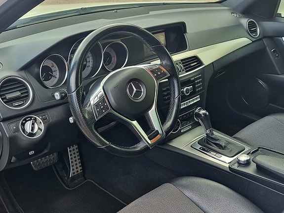 Mercedes-Benz C220 7 of 19