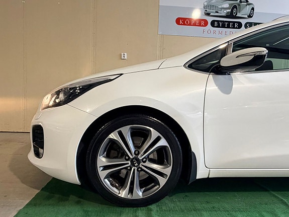 Kia Ceed 18 of 22