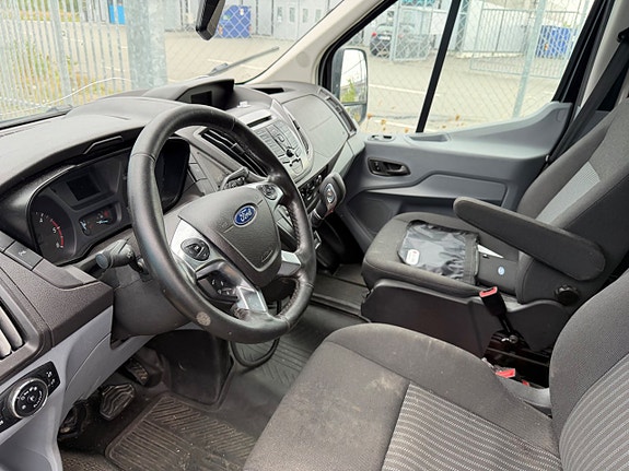 Ford Transit 3 of 5