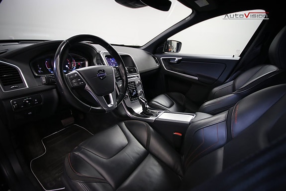 Volvo XC60 12 of 30