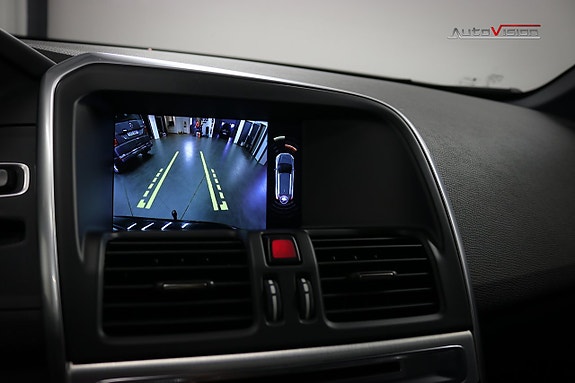Volvo XC60 25 of 30