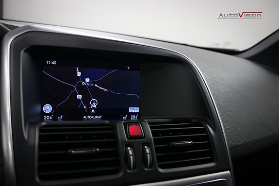 Volvo XC60 14 of 30