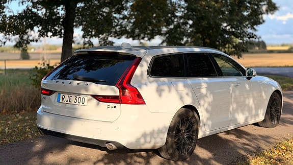 Volvo V90 4 of 21