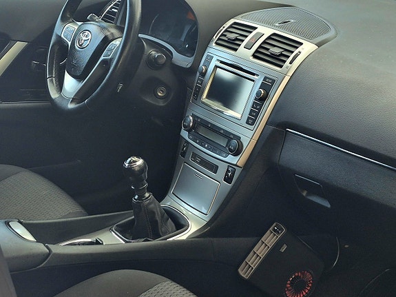 Toyota Avensis 15 of 19