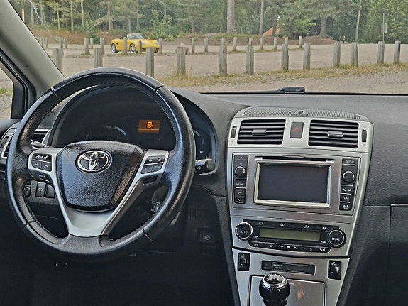 Toyota Avensis 10 of 19