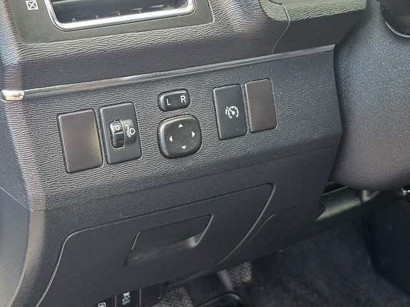 Toyota Avensis 17 of 19
