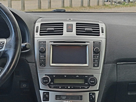 Toyota Avensis 11 of 19