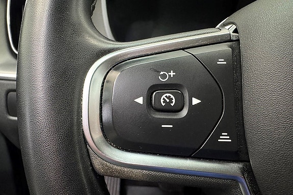 Volvo XC60 19 of 30