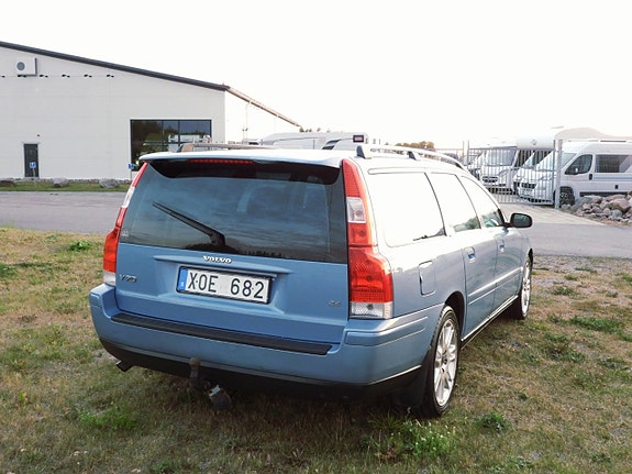 Volvo V70 4 of 22