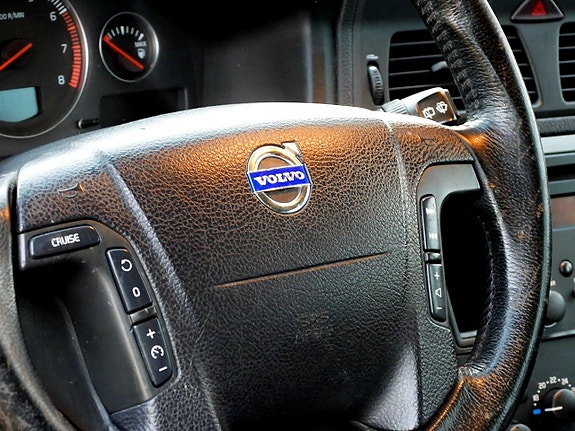 Volvo V70 9 of 22