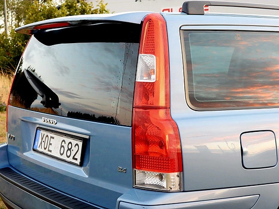 Volvo V70 7 of 22