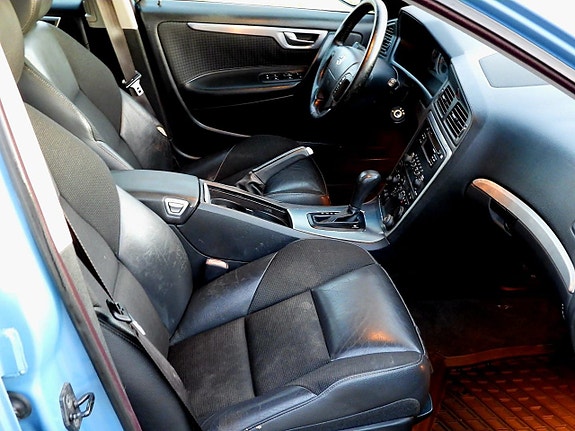 Volvo V70 16 of 22