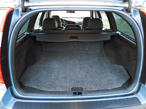 Volvo V70 14 of 22