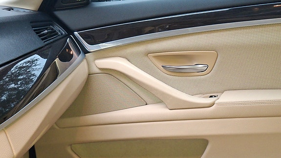 BMW ActiveHybrid 5 11 of 16