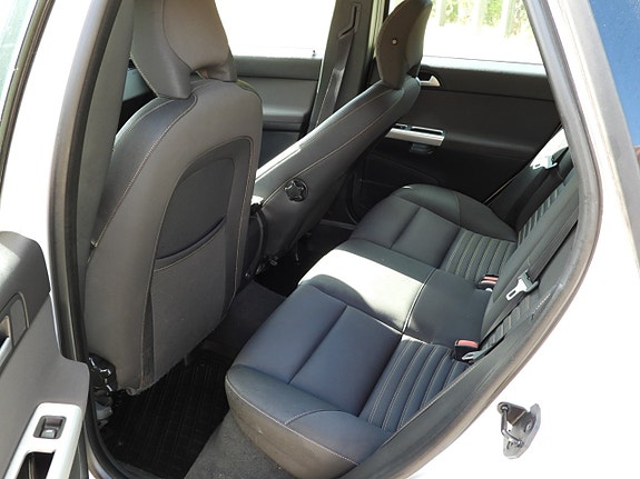 Volvo V50 12 of 22