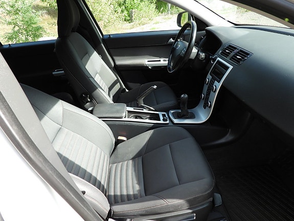 Volvo V50 15 of 22