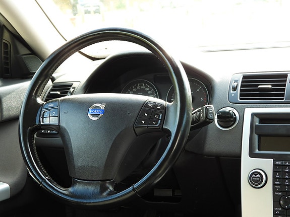 Volvo V50 8 of 22