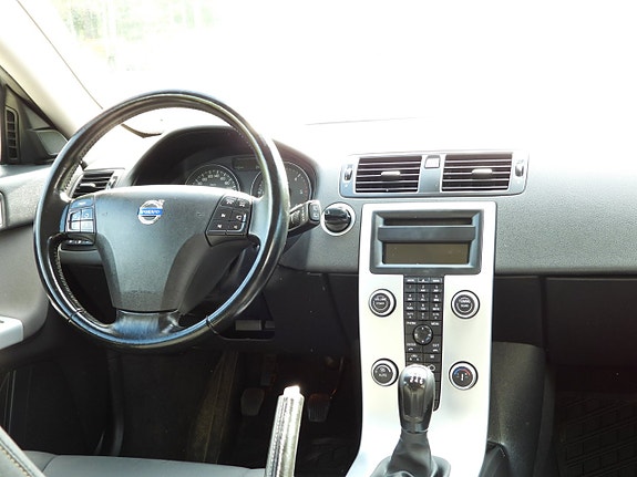 Volvo V50 9 of 22