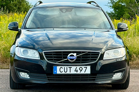 Volvo V70 2 of 11