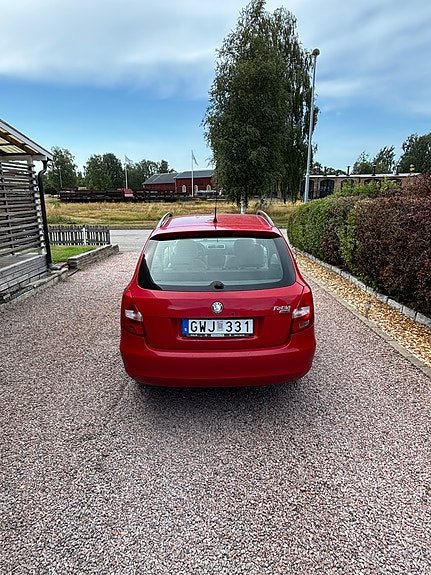 Skoda Fabia 2 of 6