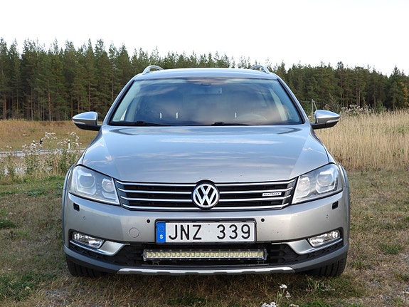 Volkswagen Passat Alltrack 8 of 24