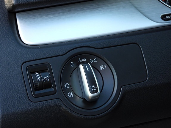 Volkswagen Passat Alltrack 19 of 24