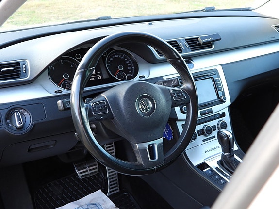 Volkswagen Passat Alltrack 11 of 24