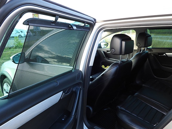 Volkswagen Passat Alltrack 13 of 24