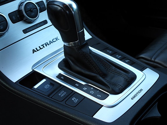 Volkswagen Passat Alltrack 18 of 24