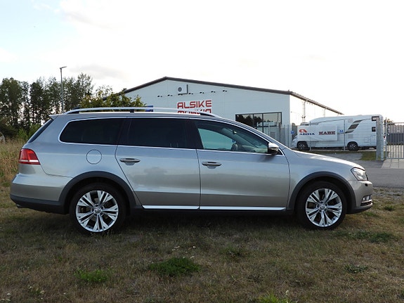 Volkswagen Passat Alltrack 6 of 24