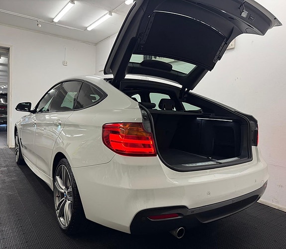 BMW 320d 28 of 29