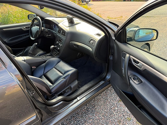 Volvo V70 8 of 12