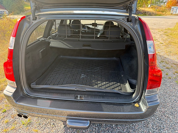 Volvo V70 11 of 12