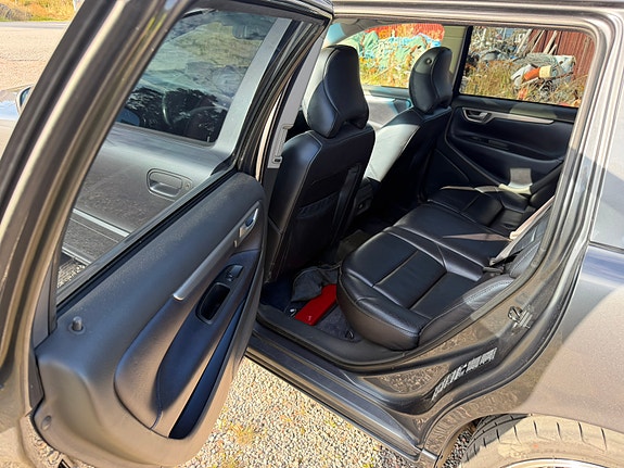 Volvo V70 6 of 12