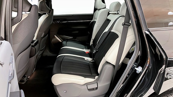 Kia EV9 9 of 17