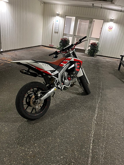 Aprilia Sx50 2 of 7