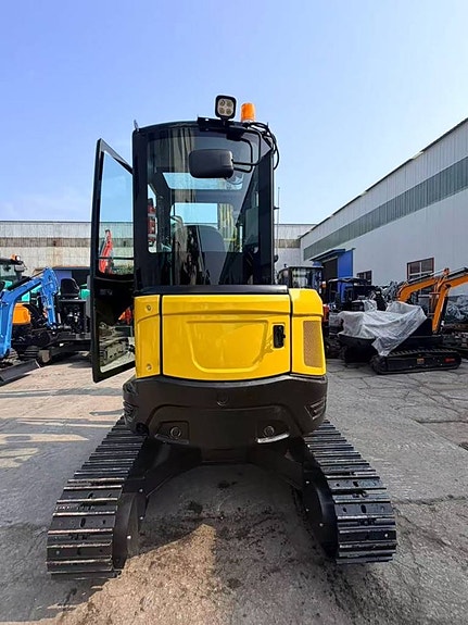 TRAKTORIA 4 TON KUBOTA D1703 TILTROTATOR SNABB FÄSTE AC 2026 6 of 12