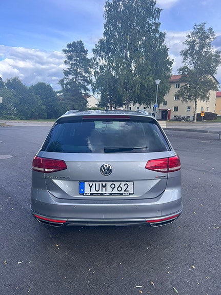 Volkswagen Passat Alltrack 6 of 16