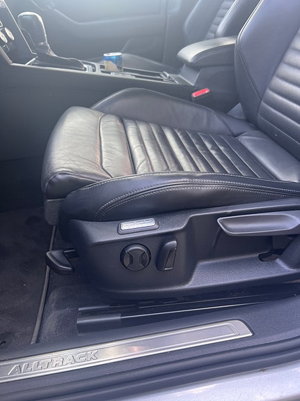 Volkswagen Passat Alltrack 15 of 16