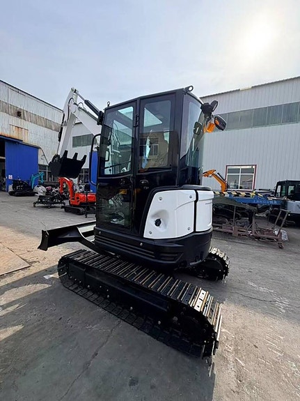 TRAKTORIA 4 TON KUBOTA D1703 TILTROTATOR SNABB FÄSTE AC 2026 5 of 12