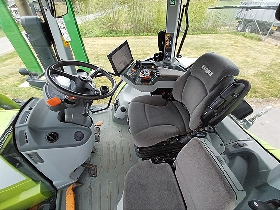 CLAAS Arion 660 7 of 8