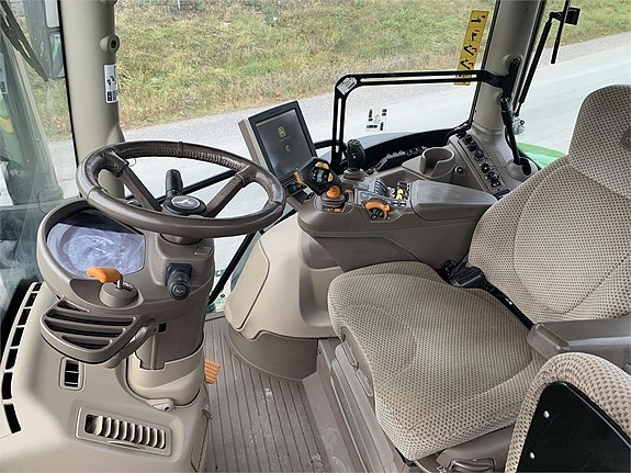 John Deere 6215R 6 of 7