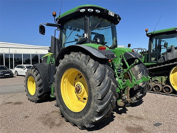 John Deere 7230R 3 of 6