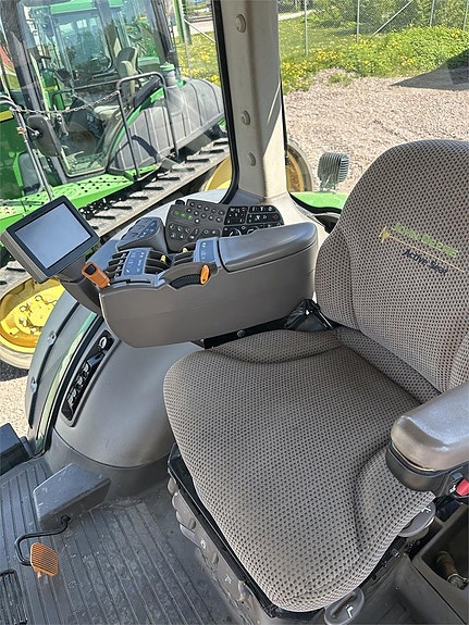 John Deere 7230R 6 of 6