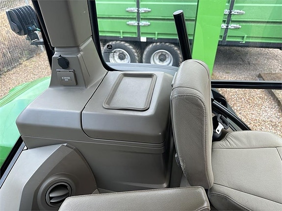 John Deere 7R 350 8 of 8