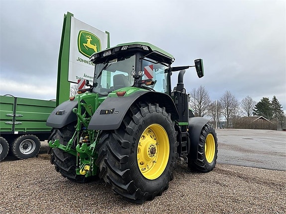 John Deere 7R 350 2 of 8
