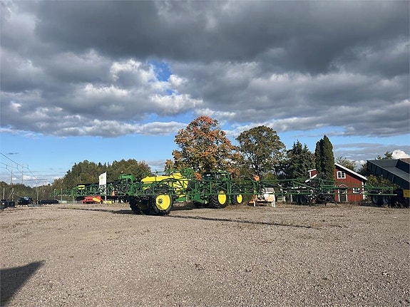 John Deere M952 6 of 12
